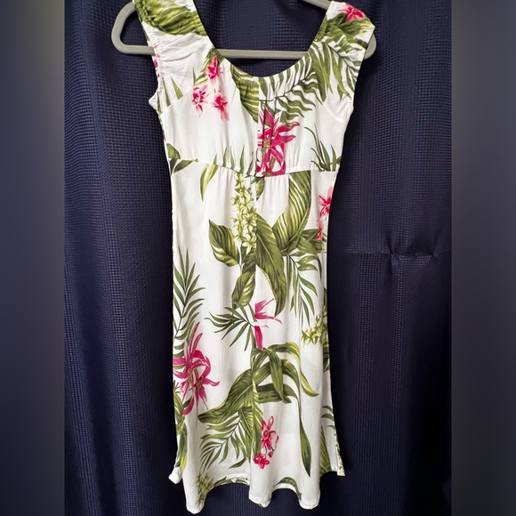 Hibiscus Sun Dress - Picture 3 of 5